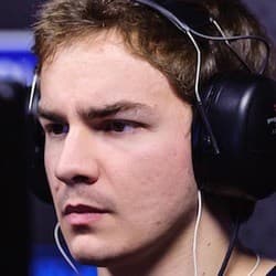 Chris Loranger - Age, Bio, Family | Famous Birthdays