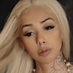 Ally Lotti - Age, Bio, Family | Famous Birthdays