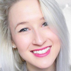 Sophie Louise - Age, Bio, Family | Famous Birthdays