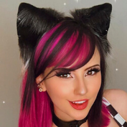 Numi Rias - Bio, Family | Famous Birthdays