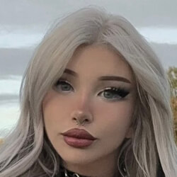 Sine Madelen - Age, Bio, Family | Famous Birthdays