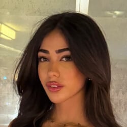 Thea Booysen - Age, Bio, Family | Famous Birthdays