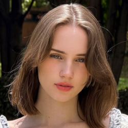 Mary Amber - Age, Bio, Family | Famous Birthdays