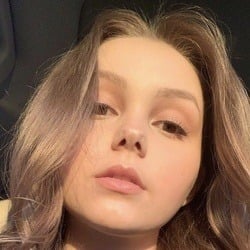 Savannah Lee May - Age, Bio, Family | Famous Birthdays