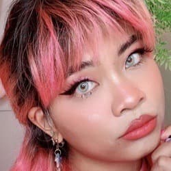 Sharla May - Age, Bio, Family | Famous Birthdays