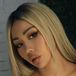 Meowbarbie - Age, Bio, Family Famous Birthdays