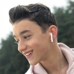 Cantantes nacidos en Países Bajos