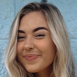 Sophie Jayne Miller - Age, Bio, Family | Famous Birthdays