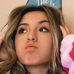 Autumn Spooner - Age, Bio, Family | Famous Birthdays