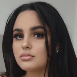 Callie Brooks - Age, Bio, Family | Famous Birthdays