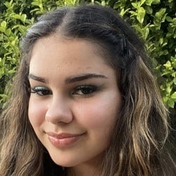 Grace Coffey - Age, Bio, Family | Famous Birthdays