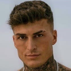 Jay Munro - Age, Bio, Family | Famous Birthdays