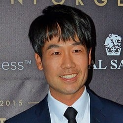 Golfers born in South Korea