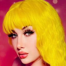 me1adinha - Bio, Family | Famous Birthdays