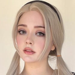 Natasha Mora Curiosidades, Familia, Biografía | Famous Birthdays