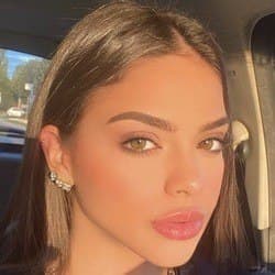 Rebecca Parziale Età, Famiglia, Biografia | Famous Birthdays