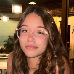 Chloe Parker - Age, Bio, Family | Famous Birthdays