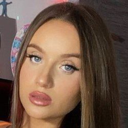 Harriet Parkes - Age, Bio, Family | Famous Birthdays