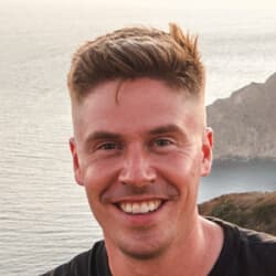 Charlie Pauly - Age, Bio, Family | Famous Birthdays