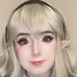 Peachieteas - Age, Bio, Family | Famous Birthdays