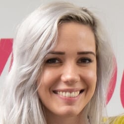 Alanah Pearce - Age, Bio, Family | Famous Birthdays