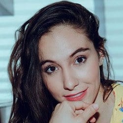 Alessia Pizarro - Age, Bio, Family | Famous Birthdays