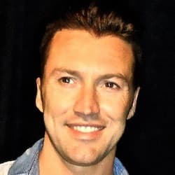 Robin Pors - Age, Bio, Family | Famous Birthdays