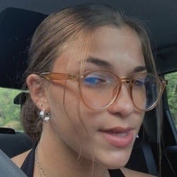 Andrea Posner - Age, Bio, Family | Famous Birthdays