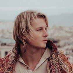 Sam Potter - Age, Bio, Family | Famous Birthdays