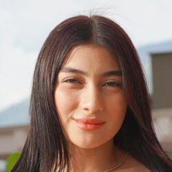 Cami Nair Curiosidades, Familia, Biografía | Famous Birthdays