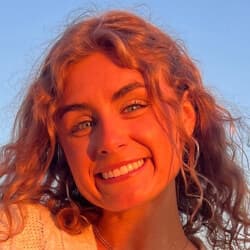 Dierdre Rae - Age, Bio, Family | Famous Birthdays