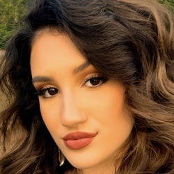Savannah Rae - Age, Bio, Family | Famous Birthdays