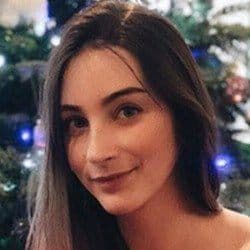 Shauni Rau - Age, Bio, Family | Famous Birthdays