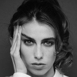 Savana Styles - Age, Bio, Family | Famous Birthdays