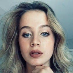 Brook Brook and Riley - Bio, Family | Famous Birthdays