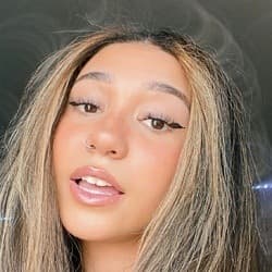 Julia Reed - Age, Bio, Family | Famous Birthdays