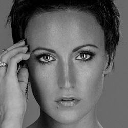 Laura Reed - Age, Bio, Family | Famous Birthdays