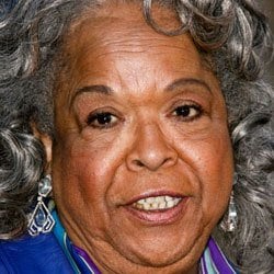 Della Saba - Age, Bio, Family | Famous Birthdays