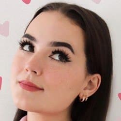 Reese Regan - Age, Bio, Family | Famous Birthdays