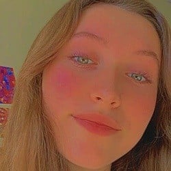 Evie Templeton - Age, Bio, Family | Famous Birthdays