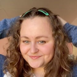 Chelsey Leigh - Bio, Family | Famous Birthdays