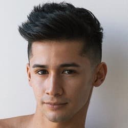 Liam Riley - Age, Bio, Family | Famous Birthdays