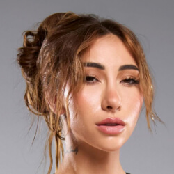 Jamie Lyn Rinaldi - Age, Bio, Family | Famous Birthdays