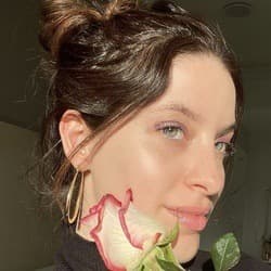 Mireya Ríos - Age, Bio, Family | Famous Birthdays