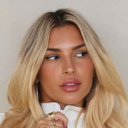 Elisabeth Rioux - Age, Bio, Family | Famous Birthdays