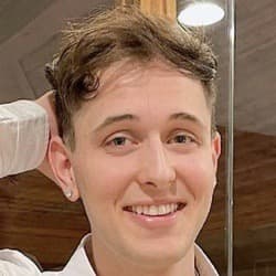 Bill Ritter (TikTok Star) - Age, Bio, Family | Famous Birthdays