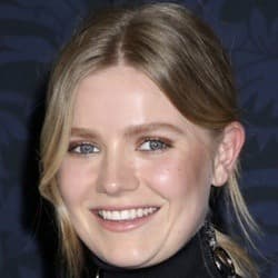 Hadley Robinson - Age, Bio, Family | Famous Birthdays