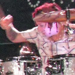 Drummers born in Georgia