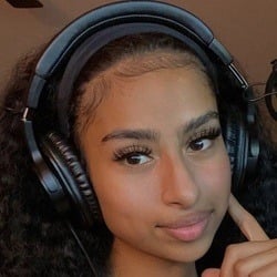 Kani Rosi - Age, Bio, Family | Famous Birthdays