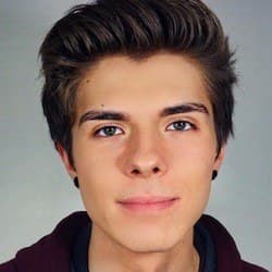 Leafy Street - Bio, Family | Famous Birthdays